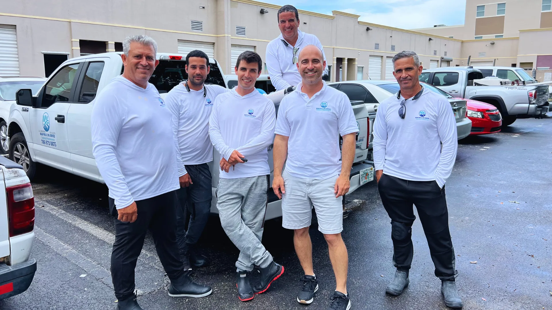 MM Pool Spa Services Team Picture 02